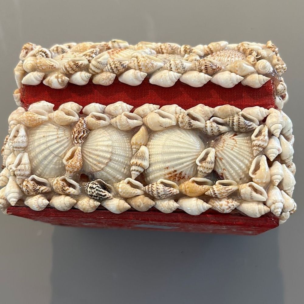 Vintage Shell Encrusted Jewelry Box - Picture 5 of 5